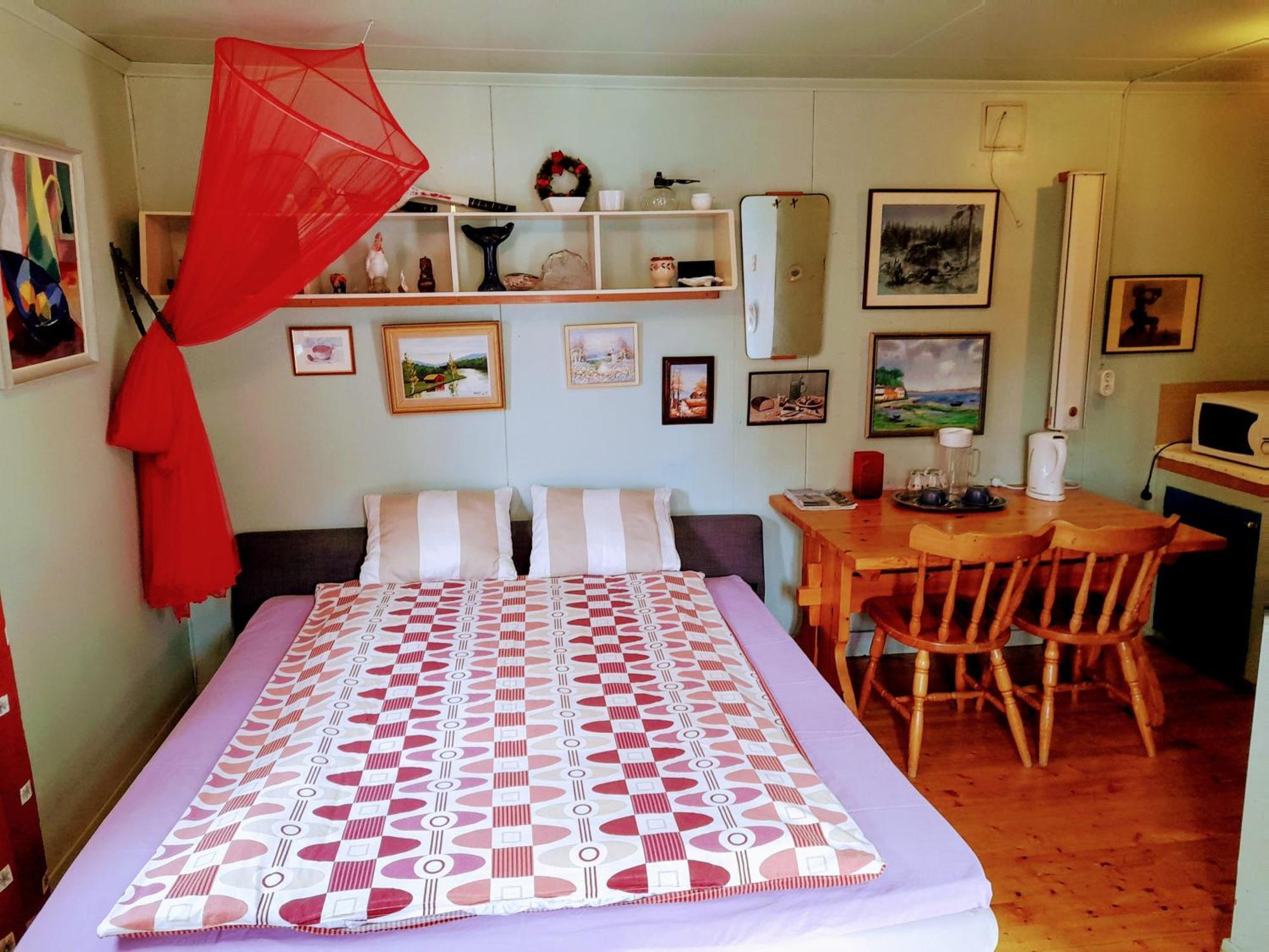 Summer Bedroom, Outside Toilet, Shower, Kitchen. 120 M From Sandbach. Bracke  ภายนอก รูปภาพ
